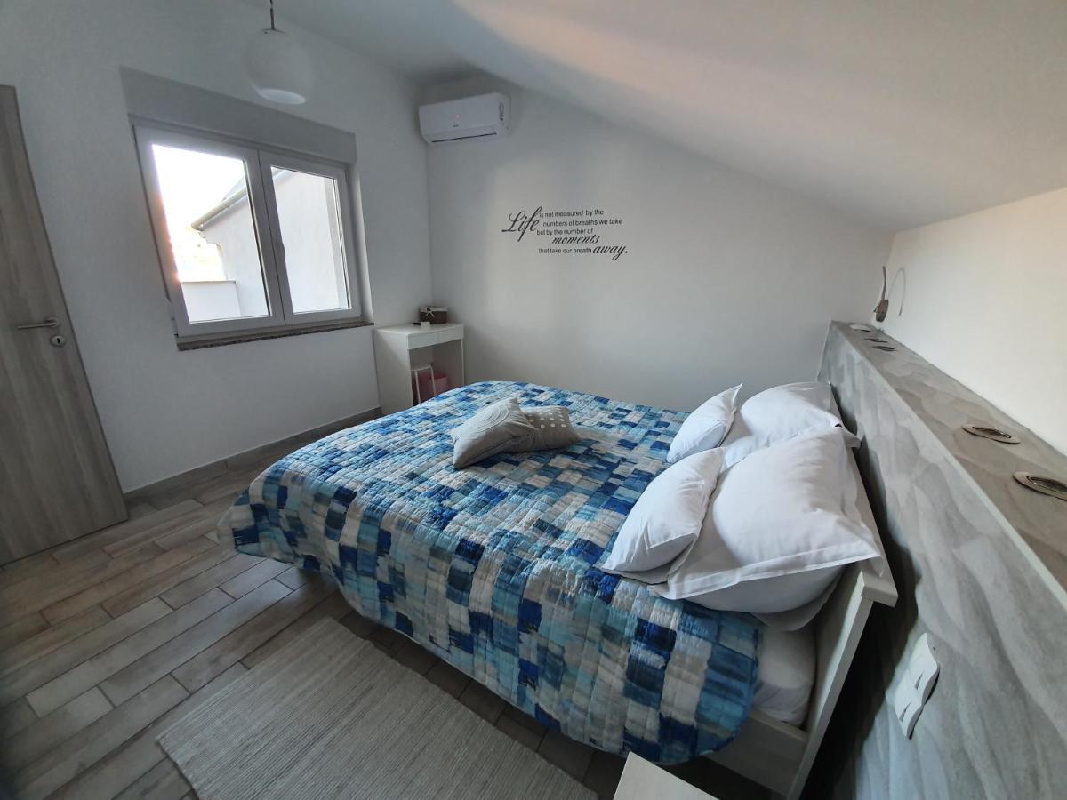 Apartment Villa Franci Паг Экстерьер фото