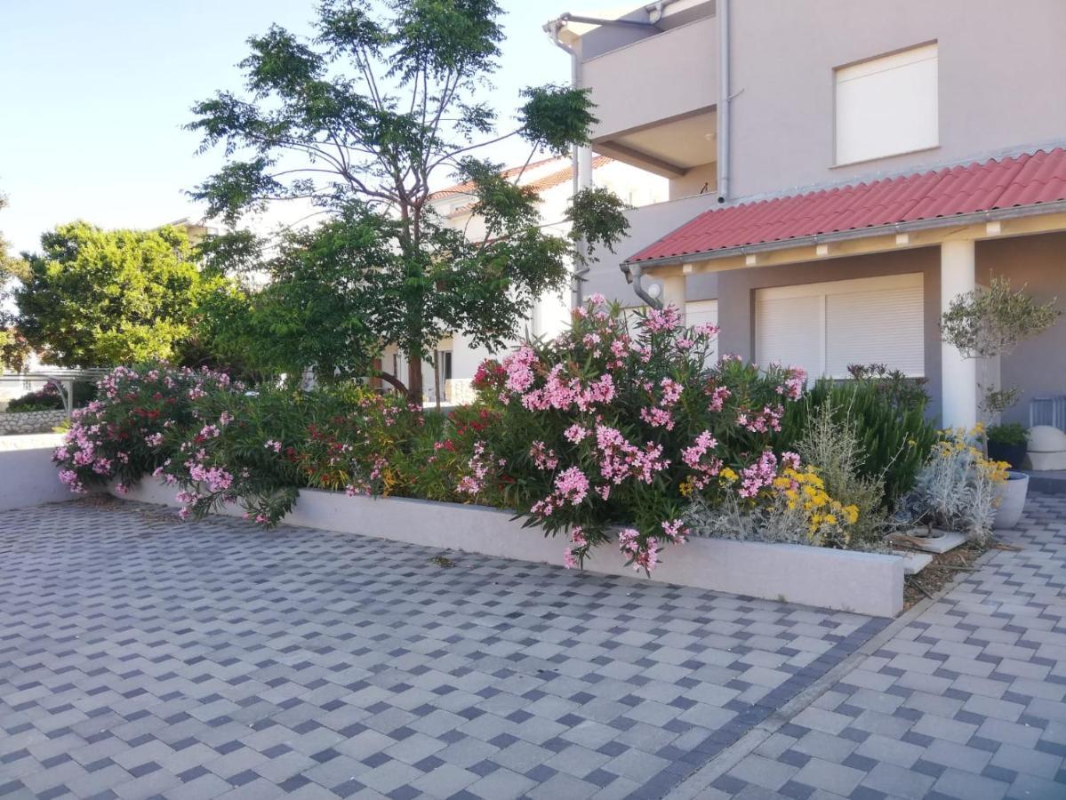 Apartment Villa Franci Паг Экстерьер фото
